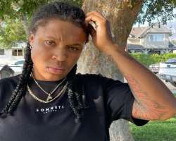 She is a tattoo lover and has engraved several tattoos on her different body parts including her hands and legs.